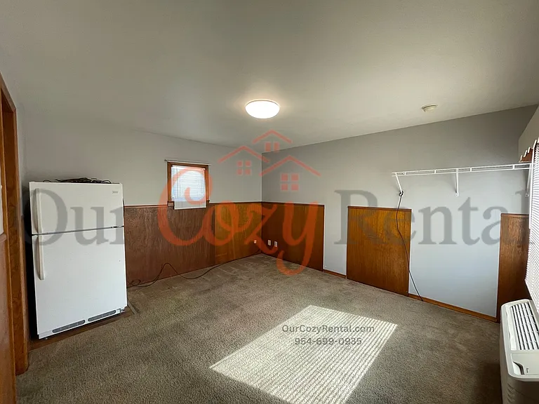 3020 S 5th Ave — Photo 2