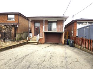 32 Renfield St, Toronto, ON M6M 4V4