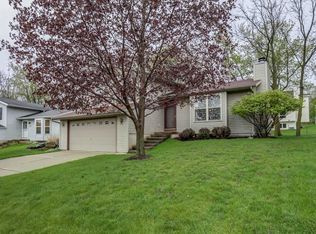 2832 Warner Ln, Madison, WI 53713