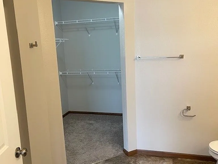 Crossing Commons Apartments — Photo 4