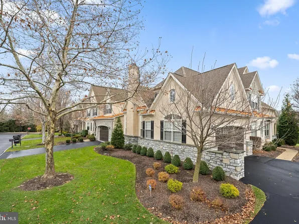 1367 Harpers Ln, Huntingdon Valley, PA 19006