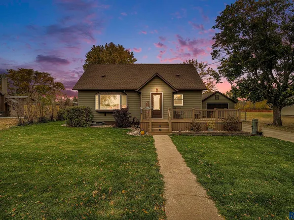 220 E 5th St, Bridgewater, SD 57319