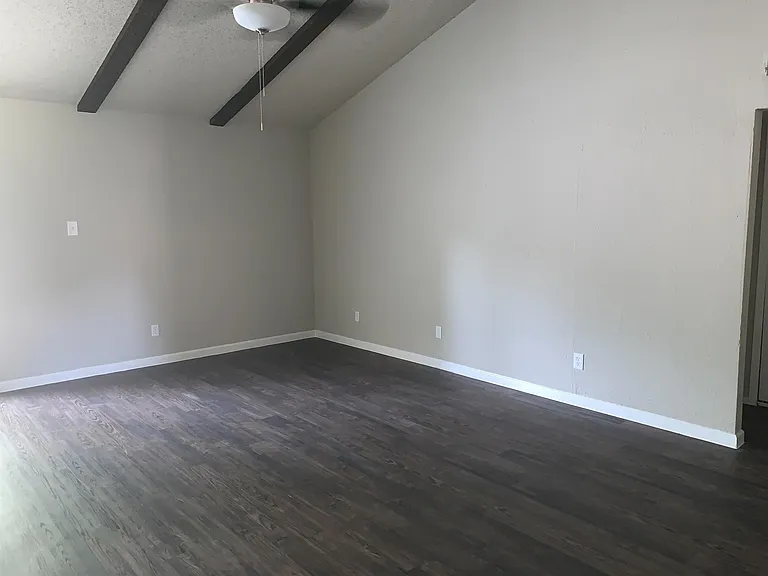 406 E Springdale Ln — Photo 8