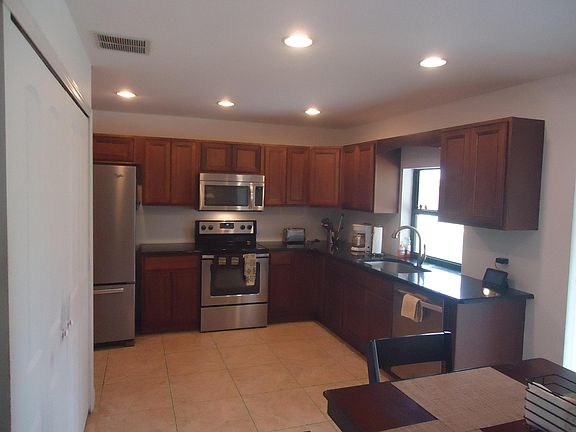 5th image of 1426 SE Griffin Terrace