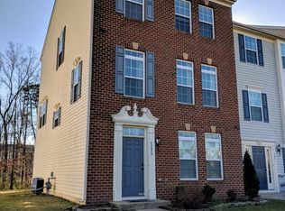 42973 Edgewater St, Chantilly, VA 20152