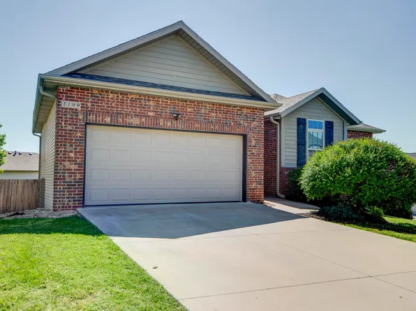 2100 N Williamsburg Lane, Ozark, MO 65721