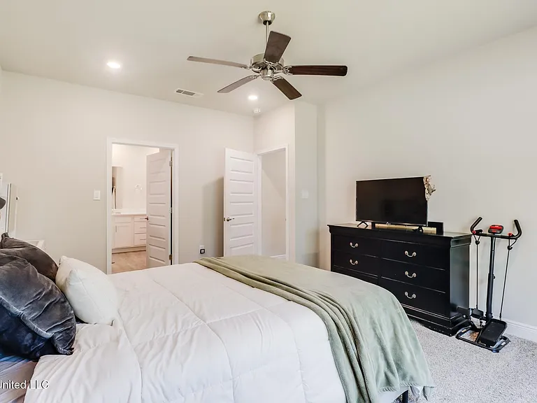 7820 Coral Ln — Photo 17