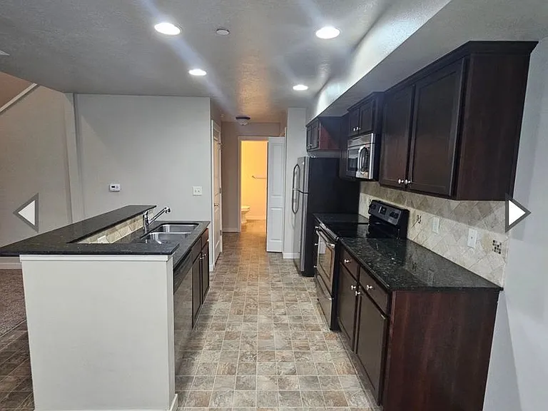 95 W Ashby Dr — Photo 3