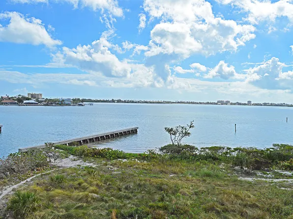 20 Harbour Isle Dr W Unit 302, Fort Pierce, FL 34949
