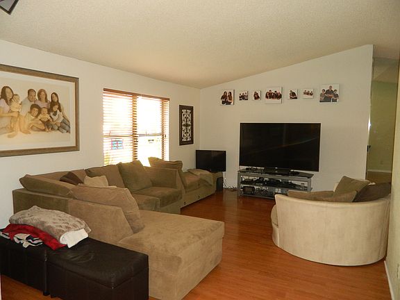 3rd image of 15911 Sedgewyck Cir N