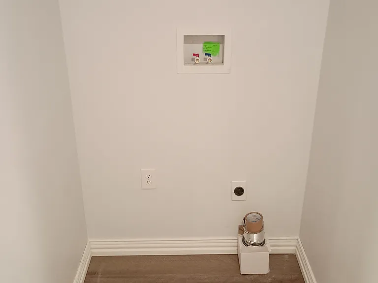 708 Bank St #1 — Photo 14