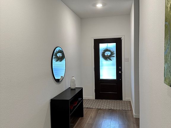 3rd image of 1121 Acacia Dr