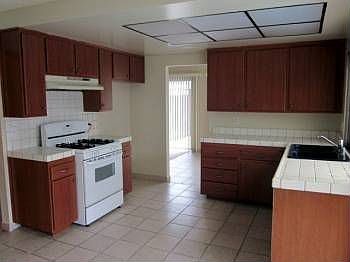 2nd image of 1033 Palmetto Way