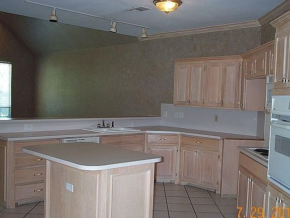 5th image of 2737 SW 116th Pl