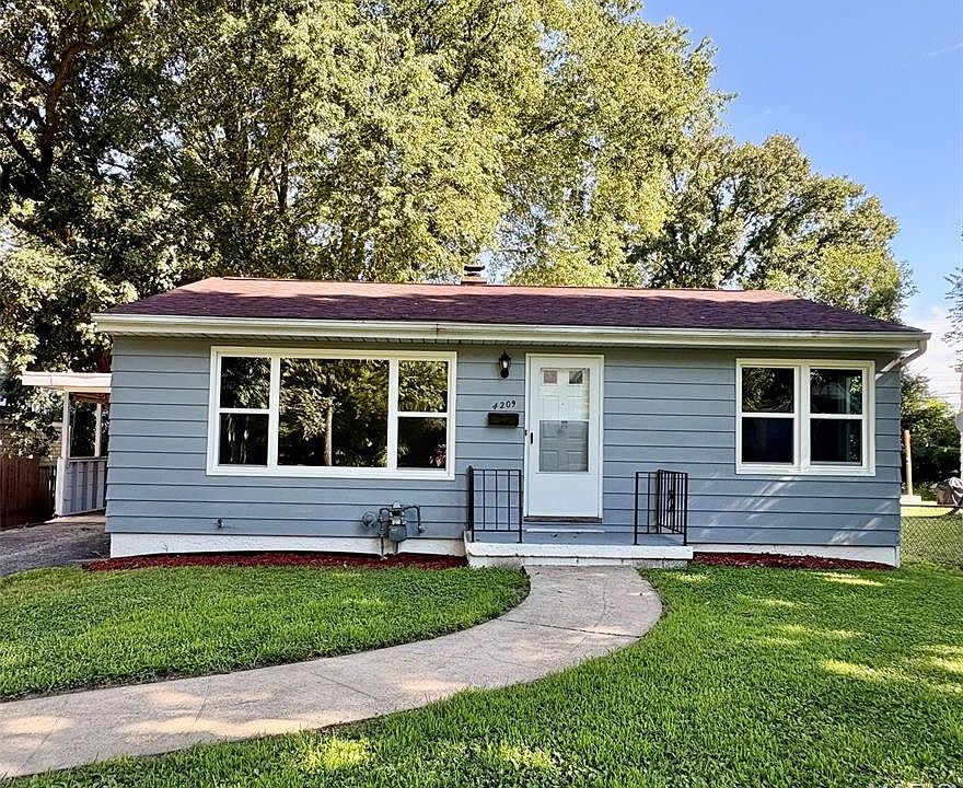 1st image of 4209 Oak Ln