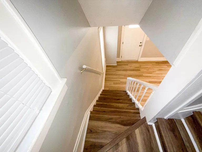 850 E Whittier St — Photo 12