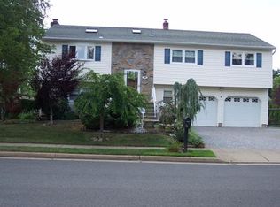 208 Normandy Rd, Edison, NJ 08820