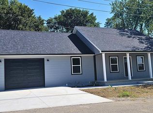 406 S 16th St, Petersburg, IN 47567
