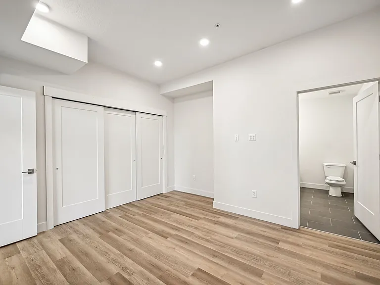 Block 8 — Photo 11