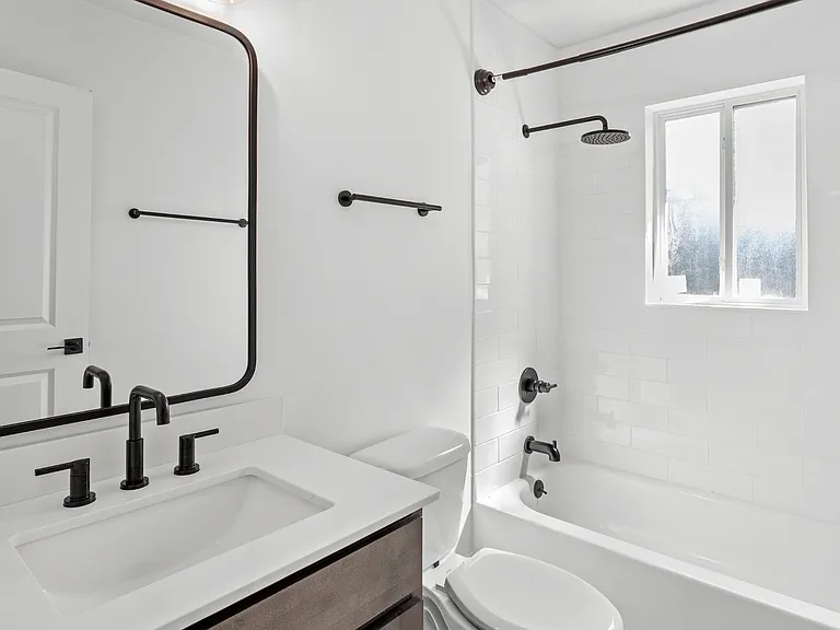Modern Bathroom with Matte Black Finishes Modern Bathroom with Matte Black Finishes