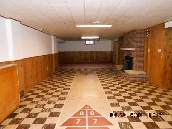 5th image of 822 Winthrop Ln