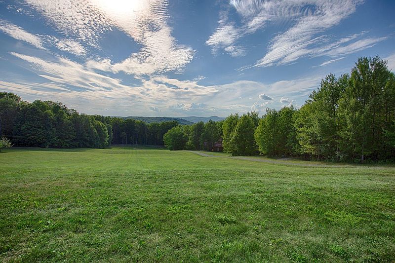 2nd image of 320 BLOSSOM Road