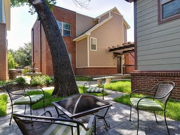 College Ave Apartments — Photo 29