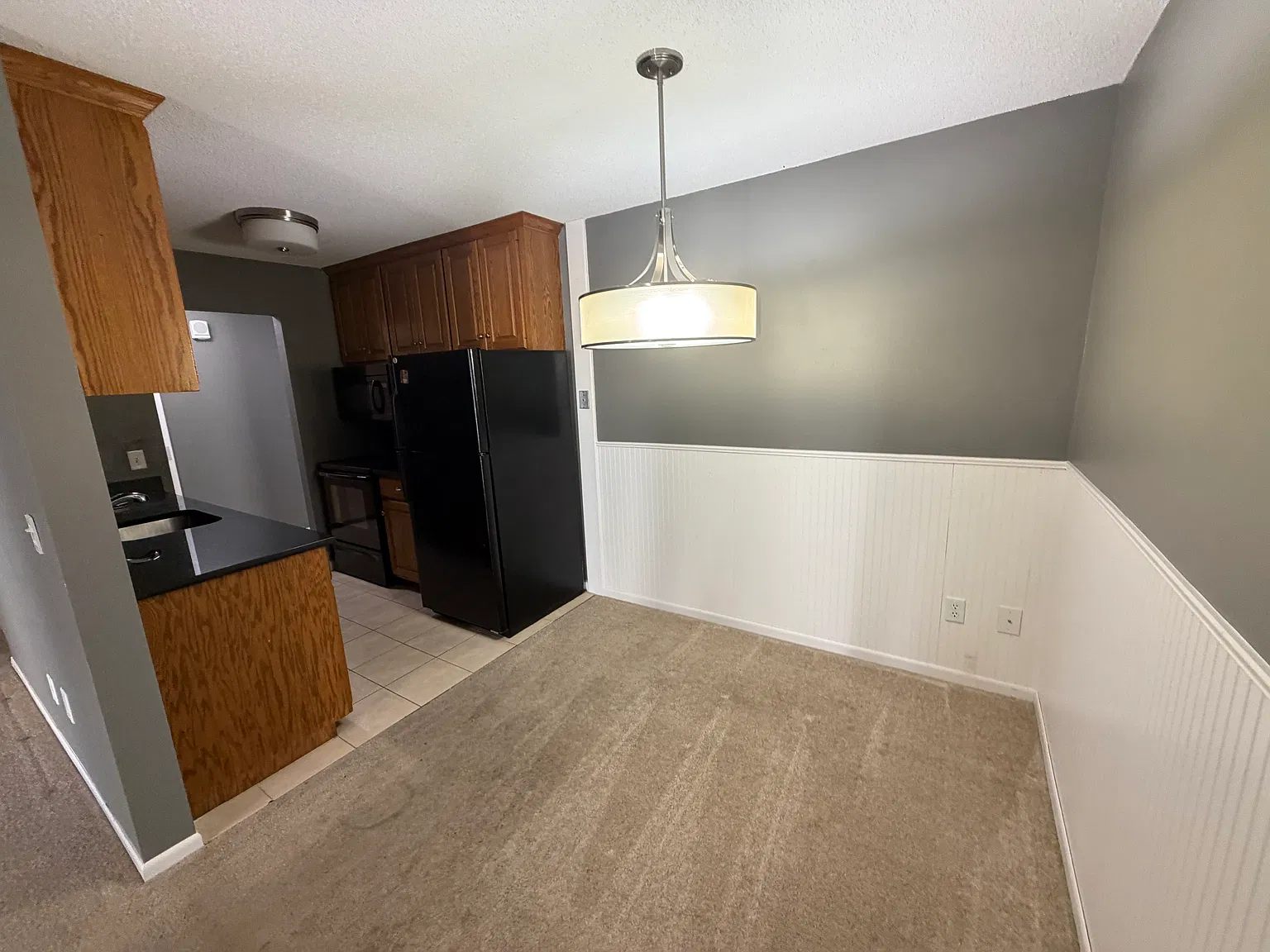 2 bed, 900 sqft, $1,600 — Photo 3