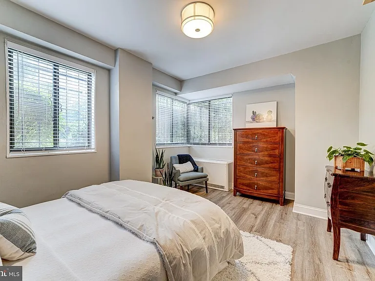 1 Scott Cir #1 — Photo 44