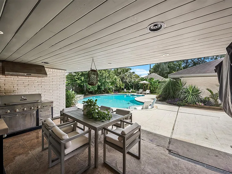 9411 Endicott Ln — Photo 45