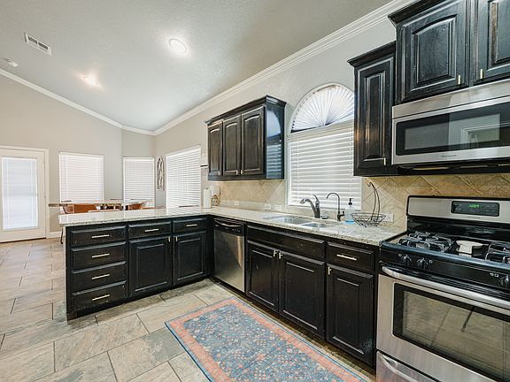 4th image of 3906 Oporto St