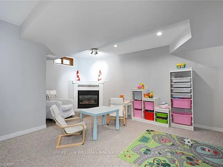 8 Buss Ct — Photo 24