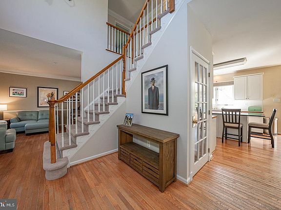 4th image of 318 Long Ridge Ln