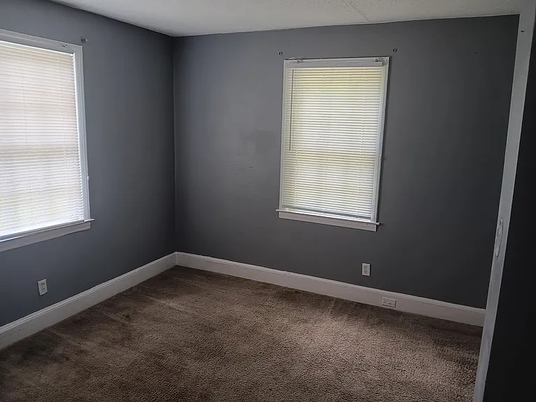 121 Coker St — Photo 10