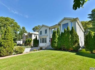 52 Tobin Ave, Great Neck, NY 11021