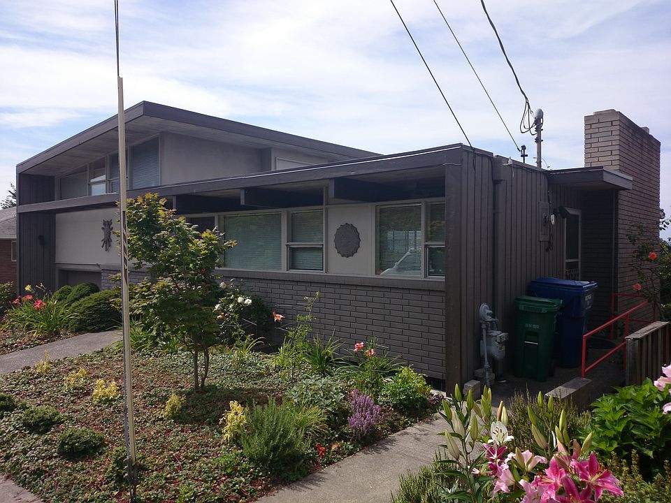 2nd image of 5730 SW Admiral Way