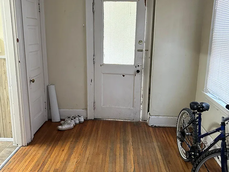 339 Ludlow Ave #4 — Photo 1