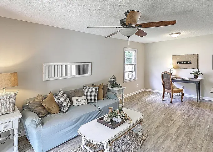 2814 Nantuckett Ave — Photo 4