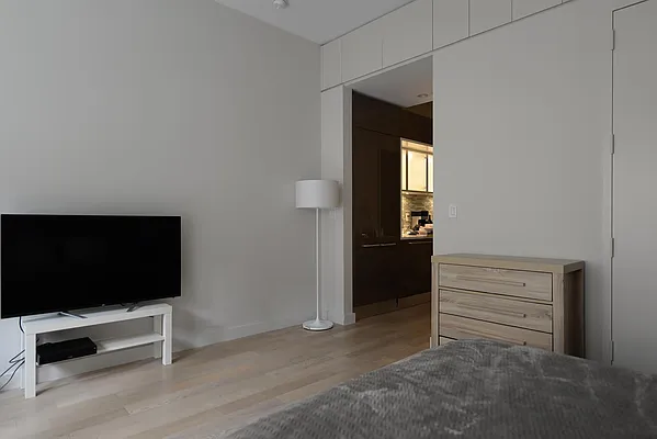 Rented by 212 Consulting Corp | media 52