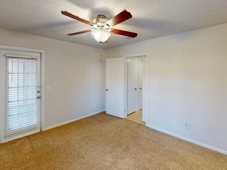 Altamira Place Apartment Homes — Photo 133