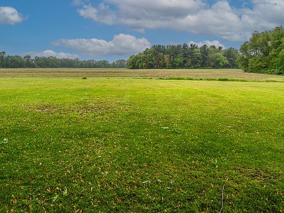 3rd image of 2800 Mayflower Rd