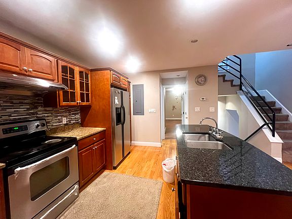 4th image of 21 Linden St APT 133
