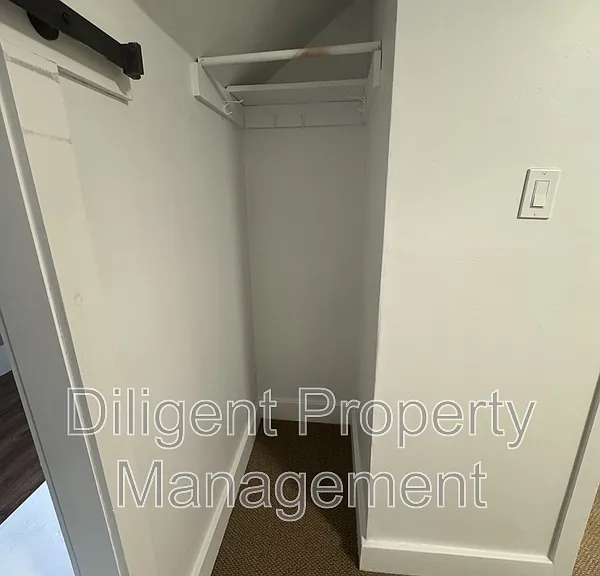 736 Stormont St #UPPER — Photo 23