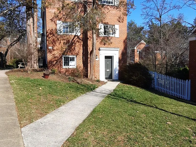 1719 Preston Rd — Photo 1