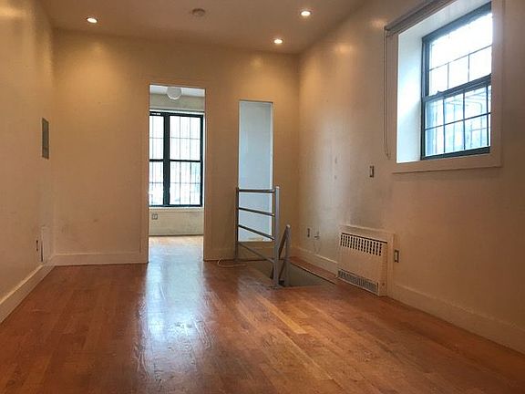 3rd image of 12 Underhill Ave APT 1L