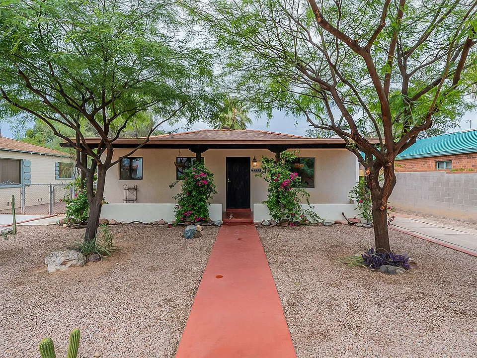 2333 E. Drachman St.