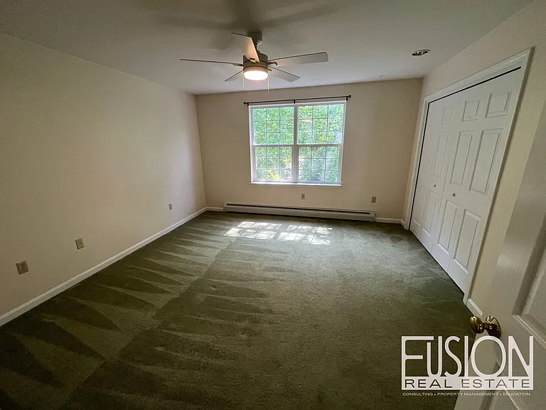 58 Stonington Cir — Photo 36