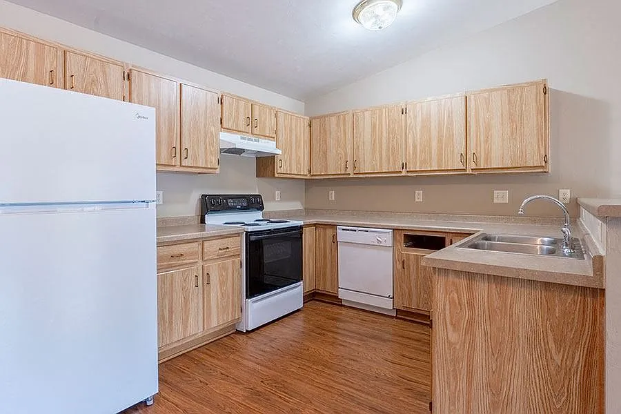 Whiting Avenue Estates — Photo 1