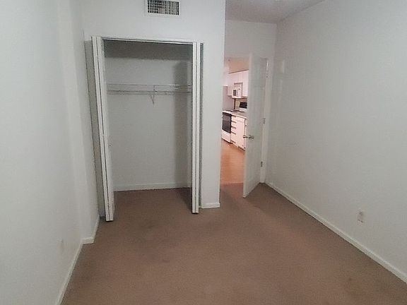 5th image of 127 N Jefferson St #301