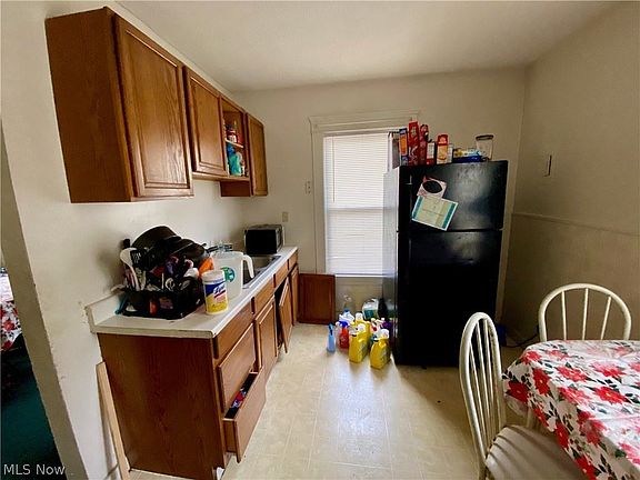 4th image of 8207 Rosewood Ave